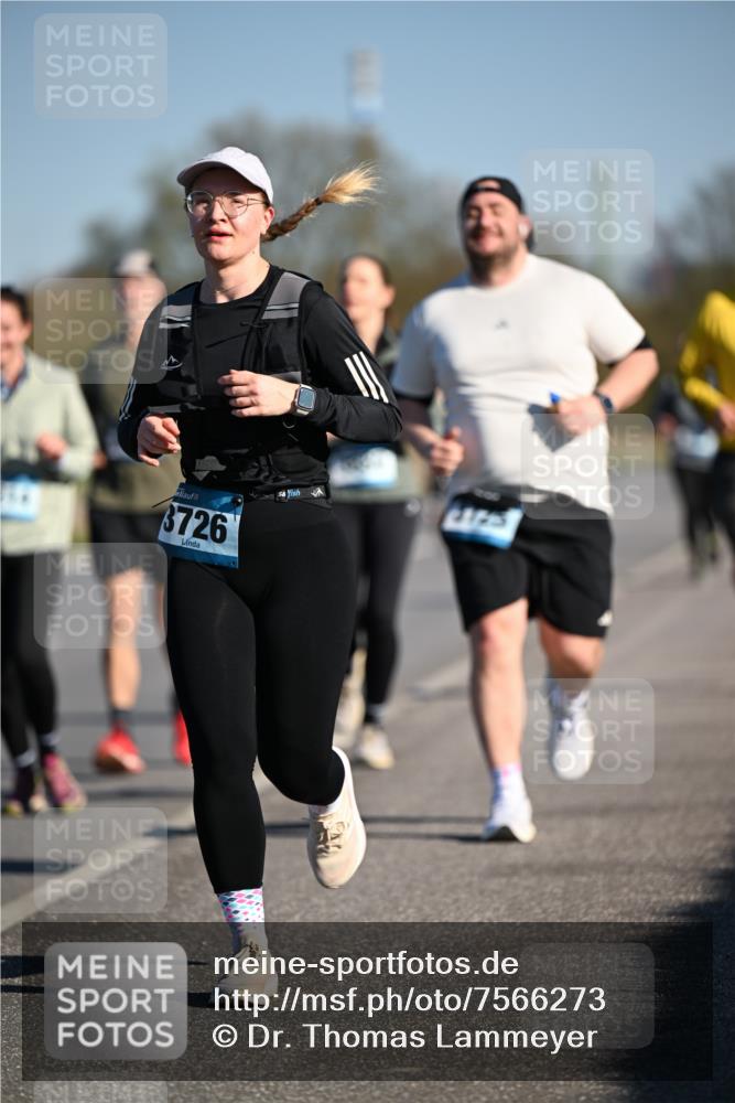 06.04.2025 - 44. Internationalen Wilhelmsburger Insellauf Dr. Thomas Lammeyer http://msf.ph/oto/7566273 06.04.2025 09:42:01 Laufen 3726 meine-sportfotos.de