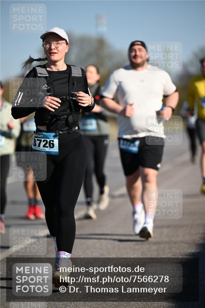 06.04.2025 - 44. Internationalen Wilhelmsburger Insellauf Dr. Thomas Lammeyer http://msf.ph/oto/7566278 06.04.2025 09:42:02 Laufen 3726 meine-sportfotos.de