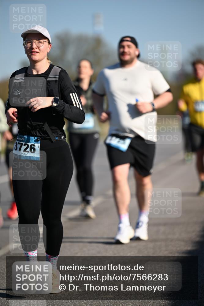 06.04.2025 - 44. Internationalen Wilhelmsburger Insellauf Dr. Thomas Lammeyer http://msf.ph/oto/7566283 06.04.2025 09:42:02 Laufen 3726 meine-sportfotos.de