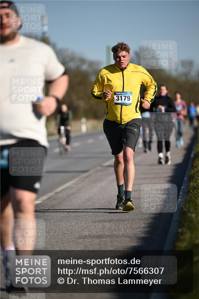 06.04.2025 - 44. Internationalen Wilhelmsburger Insellauf Dr. Thomas Lammeyer http://msf.ph/oto/7566307 06.04.2025 09:42:04 Laufen 3179 meine-sportfotos.de