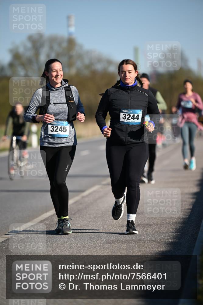 06.04.2025 - 44. Internationalen Wilhelmsburger Insellauf Dr. Thomas Lammeyer http://msf.ph/oto/7566401 06.04.2025 09:42:11 Laufen 3245, 3244 meine-sportfotos.de