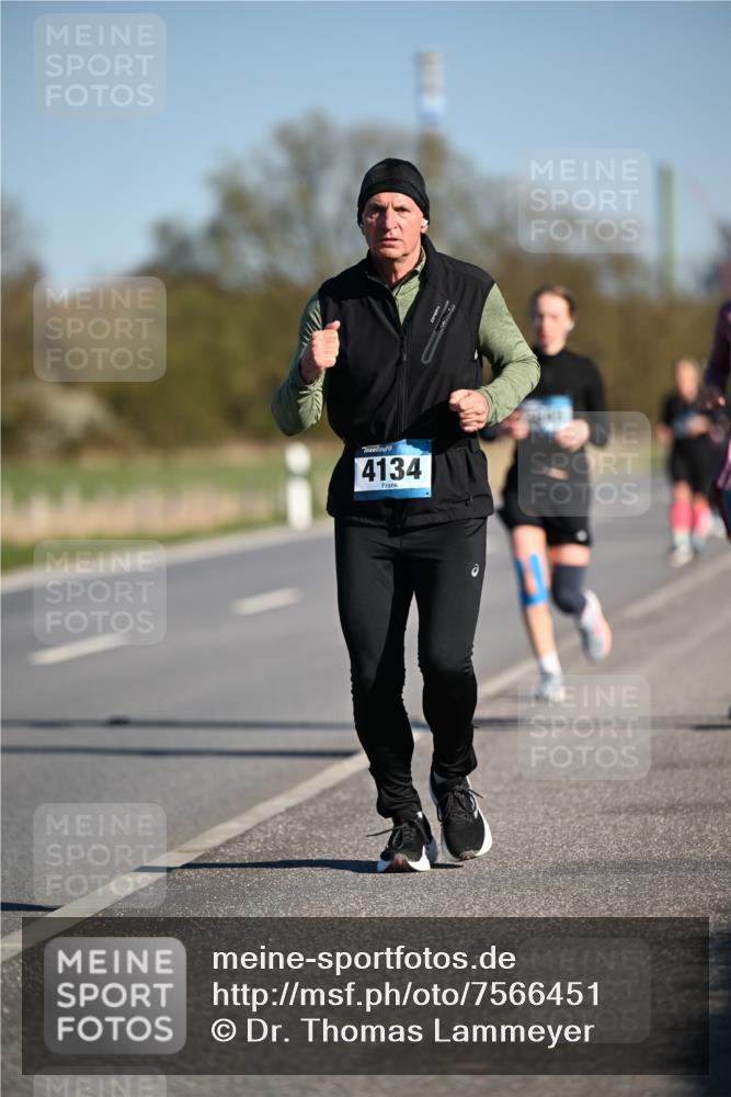 06.04.2025 - 44. Internationalen Wilhelmsburger Insellauf Dr. Thomas Lammeyer http://msf.ph/oto/7566451 06.04.2025 09:42:16 Laufen 4134 meine-sportfotos.de