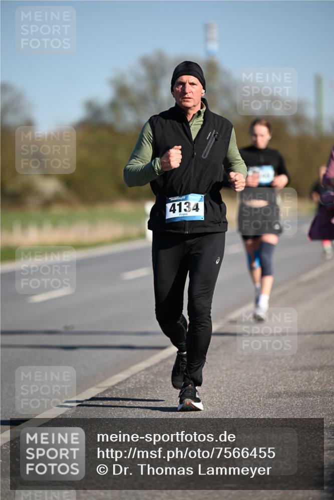 06.04.2025 - 44. Internationalen Wilhelmsburger Insellauf Dr. Thomas Lammeyer http://msf.ph/oto/7566455 06.04.2025 09:42:16 Laufen 4134 meine-sportfotos.de