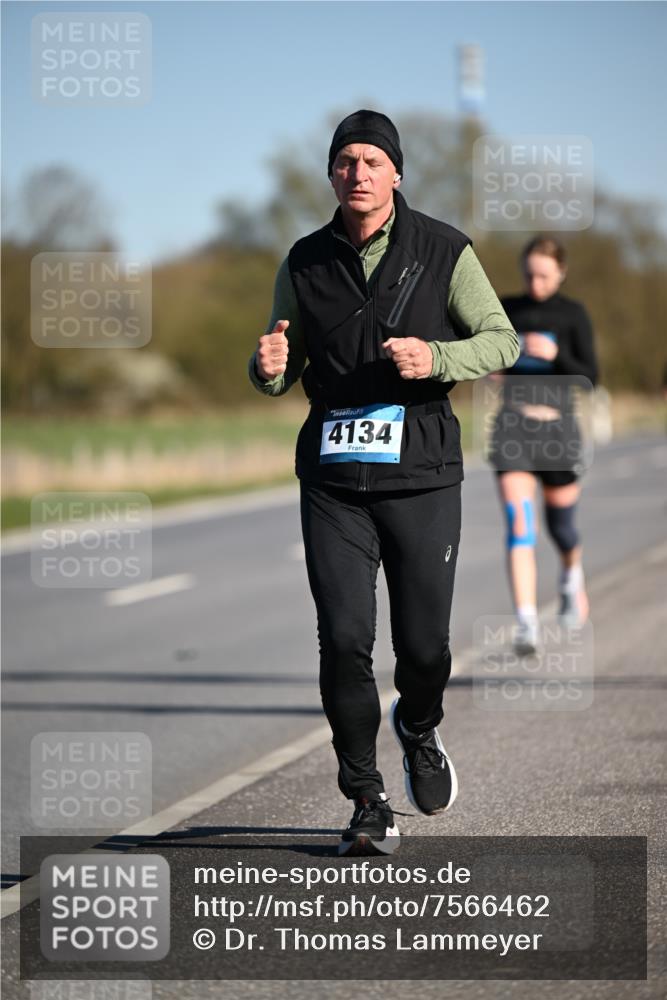 06.04.2025 - 44. Internationalen Wilhelmsburger Insellauf Dr. Thomas Lammeyer http://msf.ph/oto/7566462 06.04.2025 09:42:16 Laufen 4134 meine-sportfotos.de