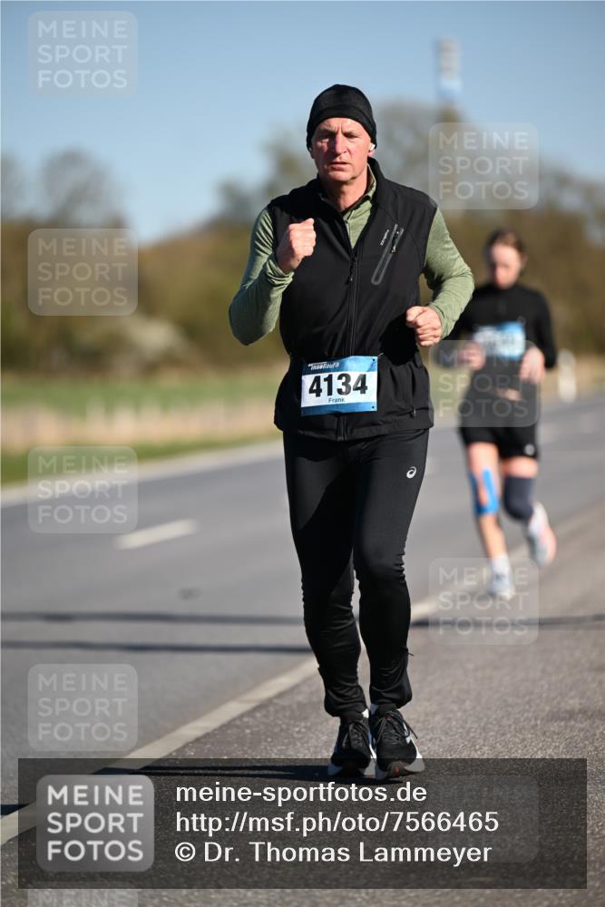 06.04.2025 - 44. Internationalen Wilhelmsburger Insellauf Dr. Thomas Lammeyer http://msf.ph/oto/7566465 06.04.2025 09:42:16 Laufen 4134 meine-sportfotos.de