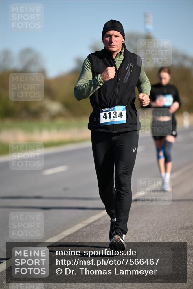 06.04.2025 - 44. Internationalen Wilhelmsburger Insellauf Dr. Thomas Lammeyer http://msf.ph/oto/7566467 06.04.2025 09:42:17 Laufen 4134 meine-sportfotos.de