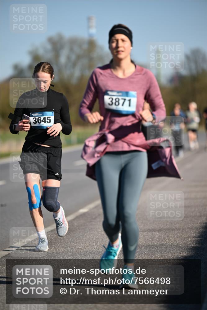 06.04.2025 - 44. Internationalen Wilhelmsburger Insellauf Dr. Thomas Lammeyer http://msf.ph/oto/7566498 06.04.2025 09:42:20 Laufen 3645, 3871 meine-sportfotos.de