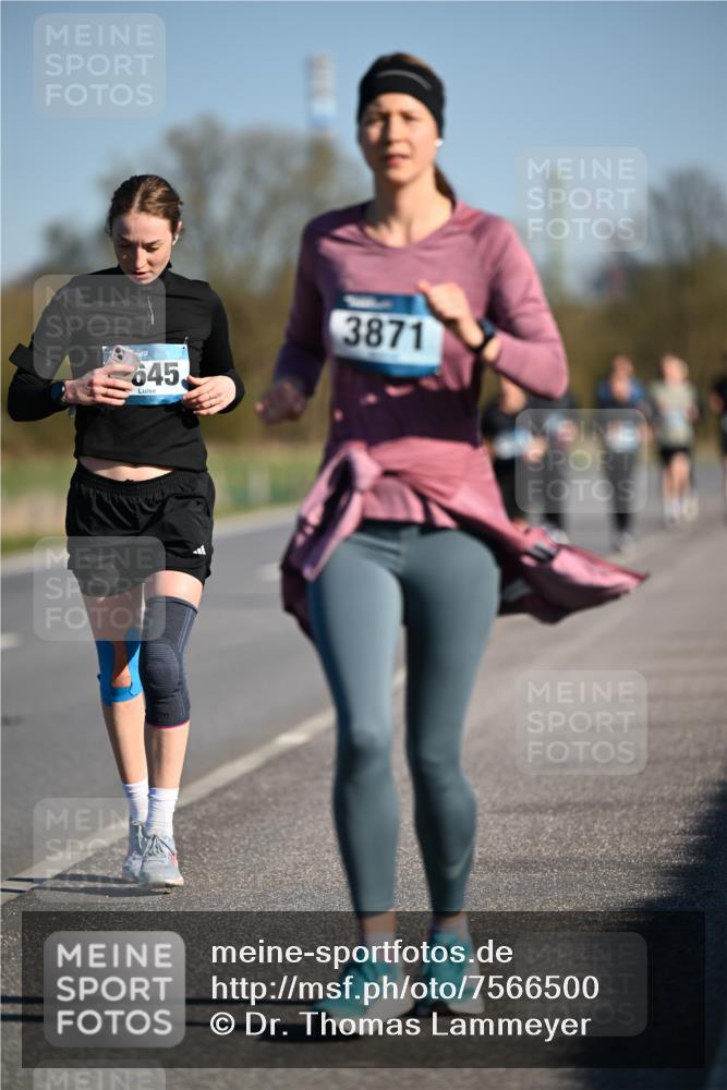 06.04.2025 - 44. Internationalen Wilhelmsburger Insellauf Dr. Thomas Lammeyer http://msf.ph/oto/7566500 06.04.2025 09:42:20 Laufen 645, 3871 meine-sportfotos.de