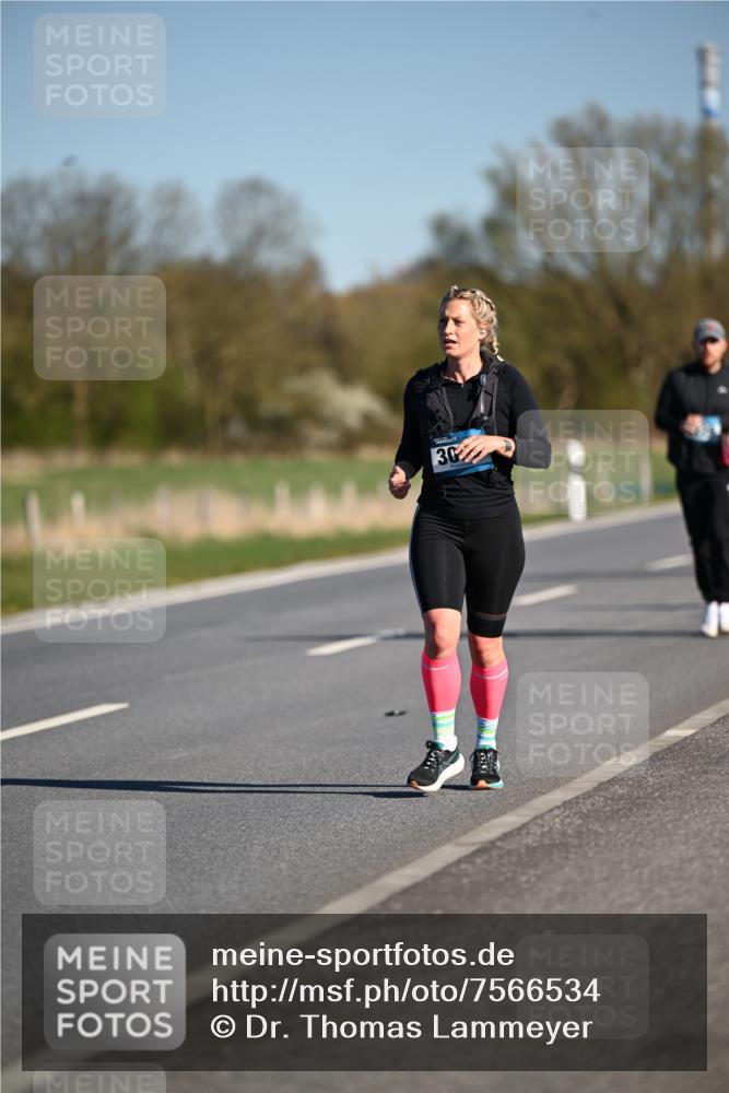 06.04.2025 - 44. Internationalen Wilhelmsburger Insellauf Dr. Thomas Lammeyer http://msf.ph/oto/7566534 06.04.2025 09:42:28 Laufen 30 meine-sportfotos.de