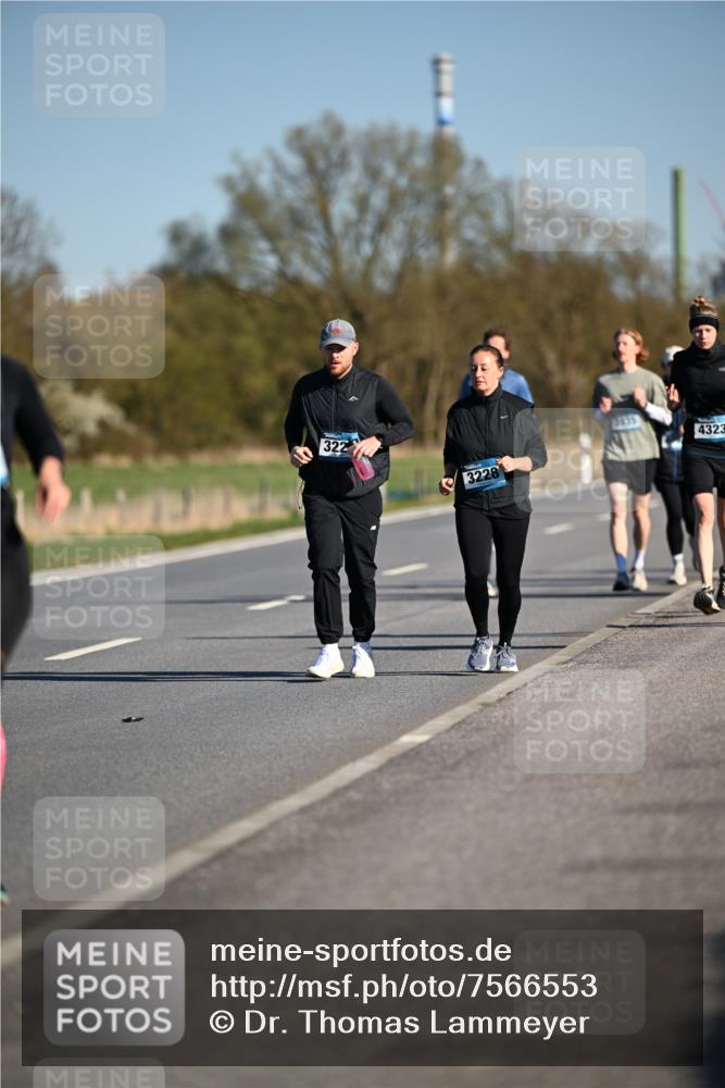 06.04.2025 - 44. Internationalen Wilhelmsburger Insellauf Dr. Thomas Lammeyer http://msf.ph/oto/7566553 06.04.2025 09:42:30 Laufen 322, 3228, 4323 meine-sportfotos.de