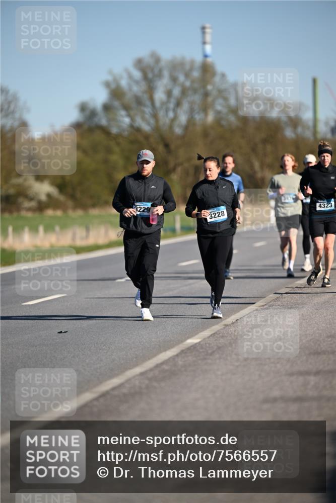 06.04.2025 - 44. Internationalen Wilhelmsburger Insellauf Dr. Thomas Lammeyer http://msf.ph/oto/7566557 06.04.2025 09:42:31 Laufen 3229, 3228, 4323 meine-sportfotos.de