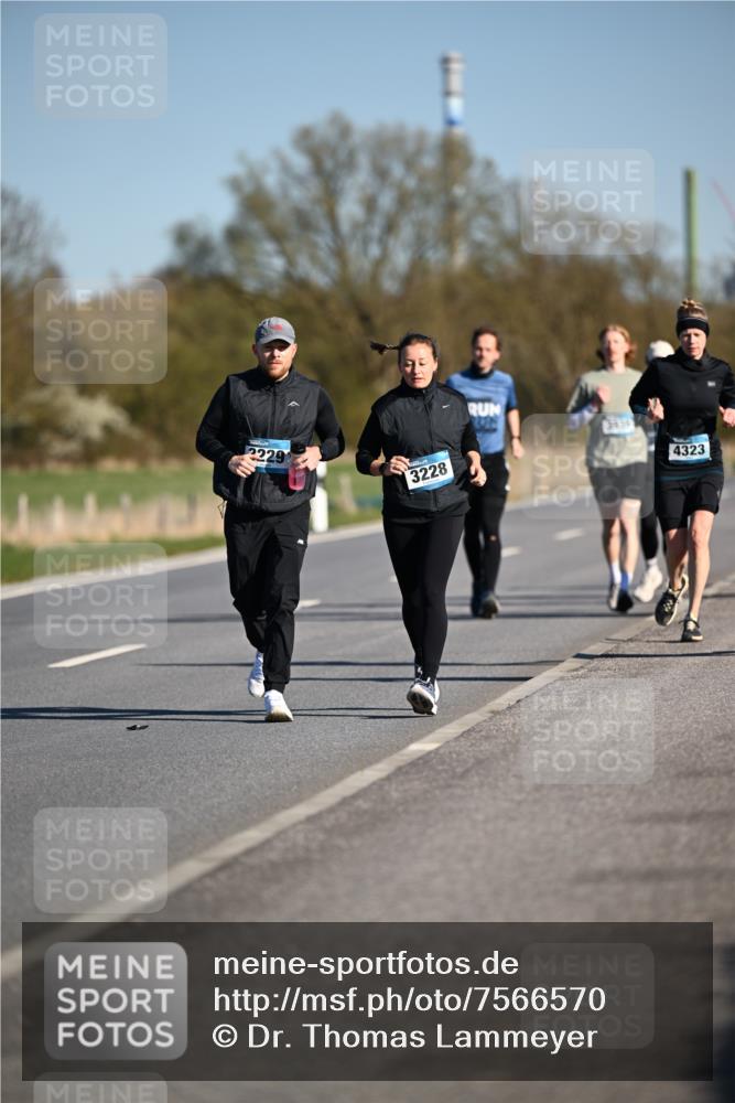 06.04.2025 - 44. Internationalen Wilhelmsburger Insellauf Dr. Thomas Lammeyer http://msf.ph/oto/7566570 06.04.2025 09:42:31 Laufen 14373, 2229, 3228, 4323 meine-sportfotos.de