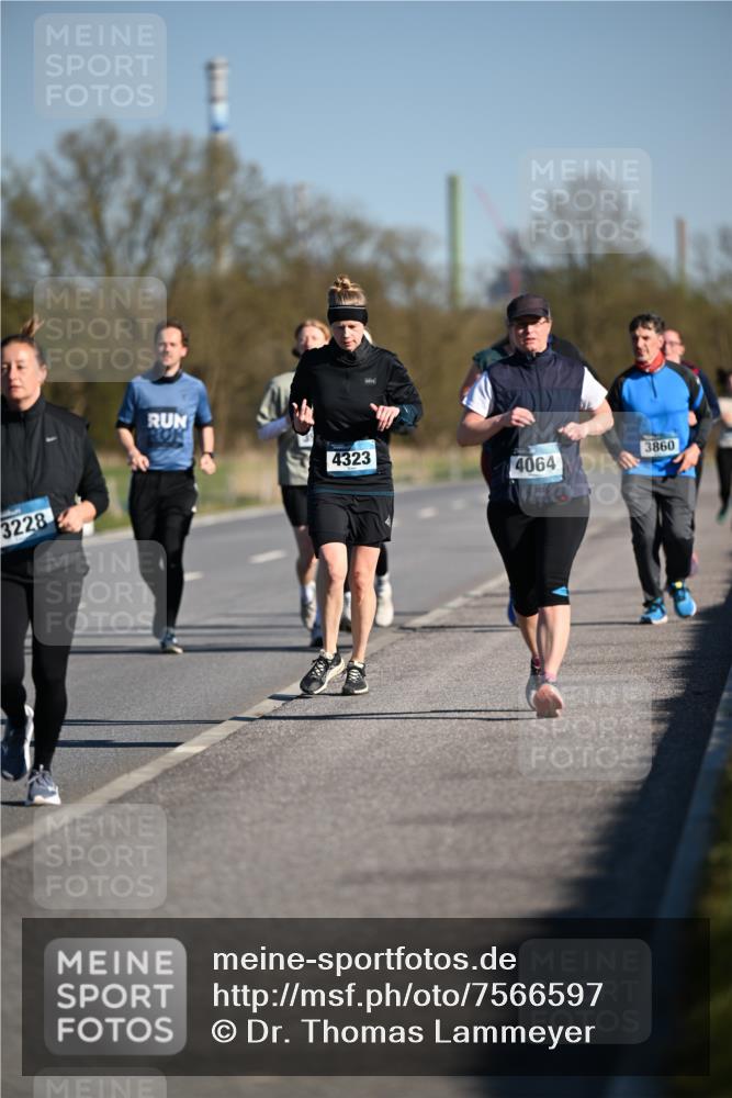 06.04.2025 - 44. Internationalen Wilhelmsburger Insellauf Dr. Thomas Lammeyer http://msf.ph/oto/7566597 06.04.2025 09:42:34 Laufen 3228, 4323, 3860, 4064 meine-sportfotos.de