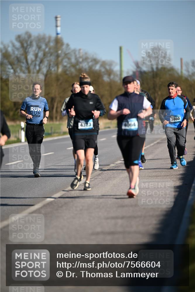 06.04.2025 - 44. Internationalen Wilhelmsburger Insellauf Dr. Thomas Lammeyer http://msf.ph/oto/7566604 06.04.2025 09:42:34 Laufen 4323, 3860 meine-sportfotos.de