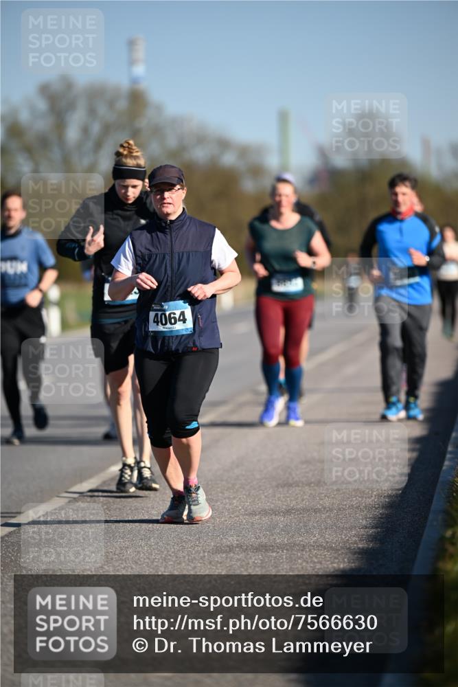 06.04.2025 - 44. Internationalen Wilhelmsburger Insellauf Dr. Thomas Lammeyer http://msf.ph/oto/7566630 06.04.2025 09:42:36 Laufen 4064 meine-sportfotos.de