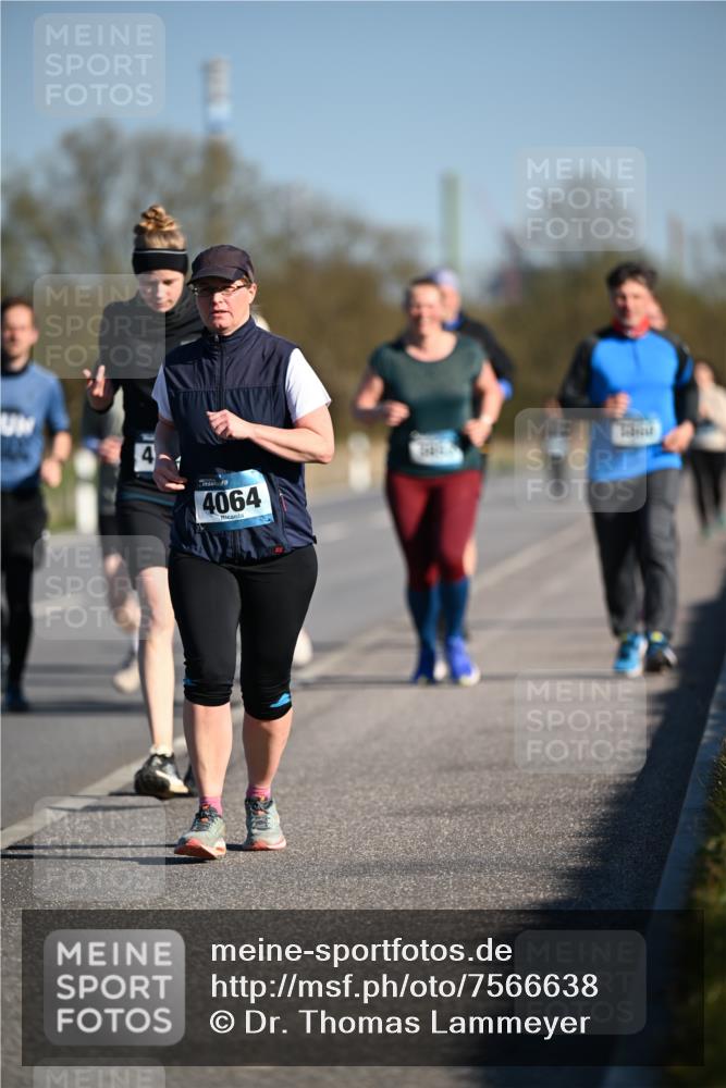 06.04.2025 - 44. Internationalen Wilhelmsburger Insellauf Dr. Thomas Lammeyer http://msf.ph/oto/7566638 06.04.2025 09:42:37 Laufen 4, 4064 meine-sportfotos.de