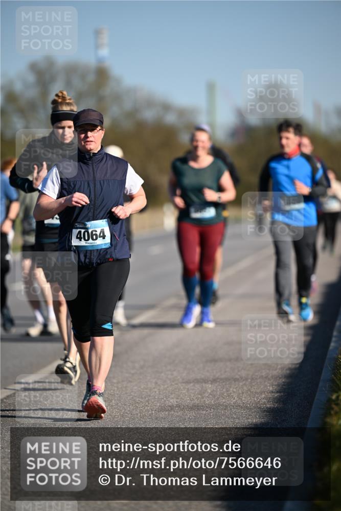 06.04.2025 - 44. Internationalen Wilhelmsburger Insellauf Dr. Thomas Lammeyer http://msf.ph/oto/7566646 06.04.2025 09:42:37 Laufen 4064 meine-sportfotos.de