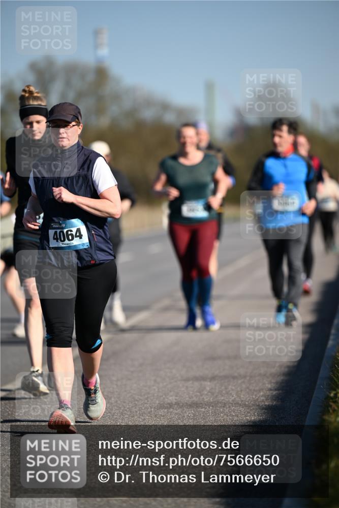 06.04.2025 - 44. Internationalen Wilhelmsburger Insellauf Dr. Thomas Lammeyer http://msf.ph/oto/7566650 06.04.2025 09:42:37 Laufen 4064 meine-sportfotos.de