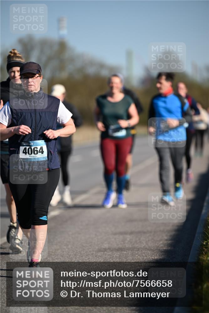 06.04.2025 - 44. Internationalen Wilhelmsburger Insellauf Dr. Thomas Lammeyer http://msf.ph/oto/7566658 06.04.2025 09:42:38 Laufen 4064 meine-sportfotos.de