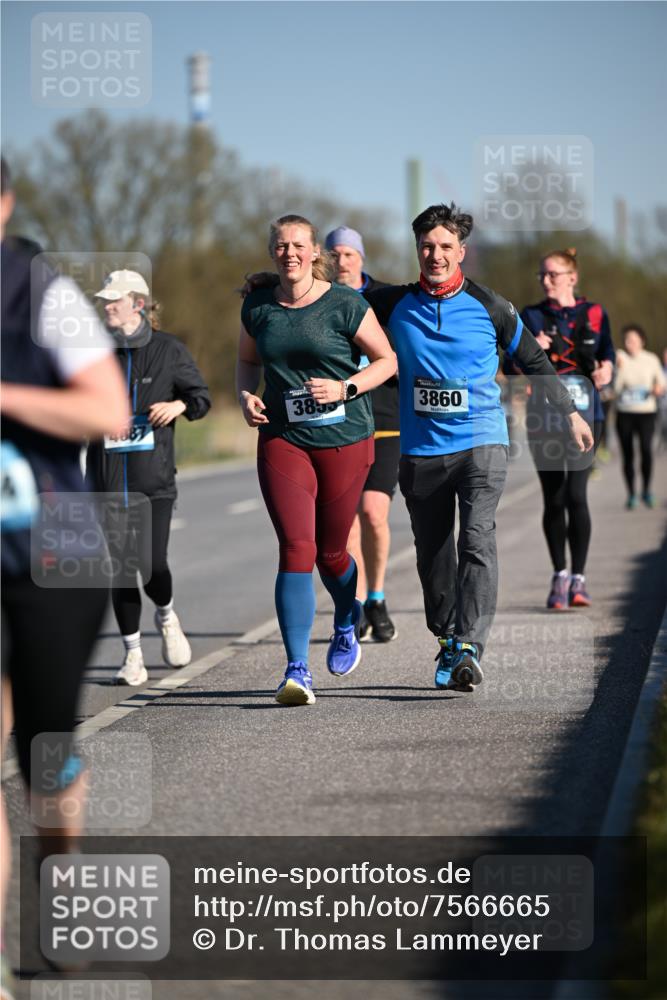 06.04.2025 - 44. Internationalen Wilhelmsburger Insellauf Dr. Thomas Lammeyer http://msf.ph/oto/7566665 06.04.2025 09:42:39 Laufen 3855, 3860, 8 meine-sportfotos.de
