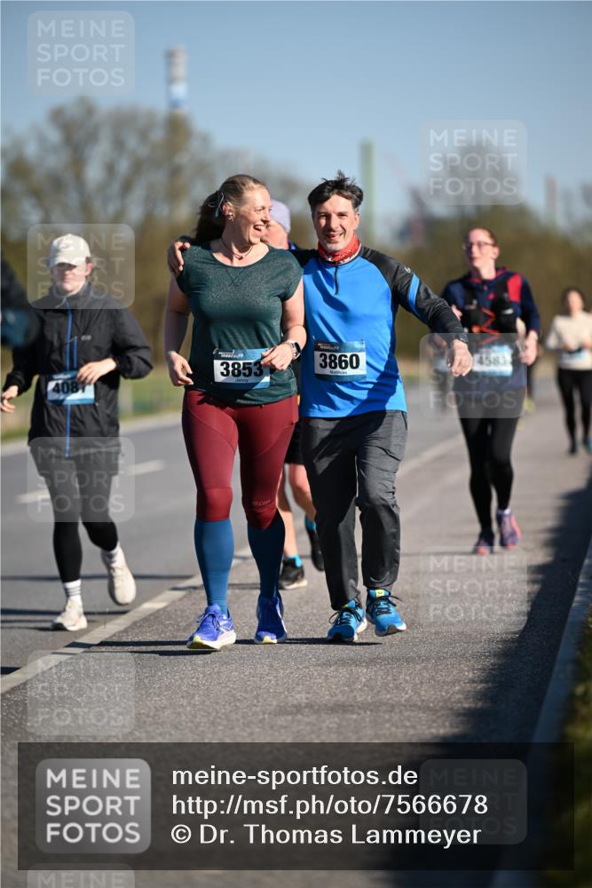 06.04.2025 - 44. Internationalen Wilhelmsburger Insellauf Dr. Thomas Lammeyer http://msf.ph/oto/7566678 06.04.2025 09:42:40 Laufen 3853, 3860, 4583 meine-sportfotos.de