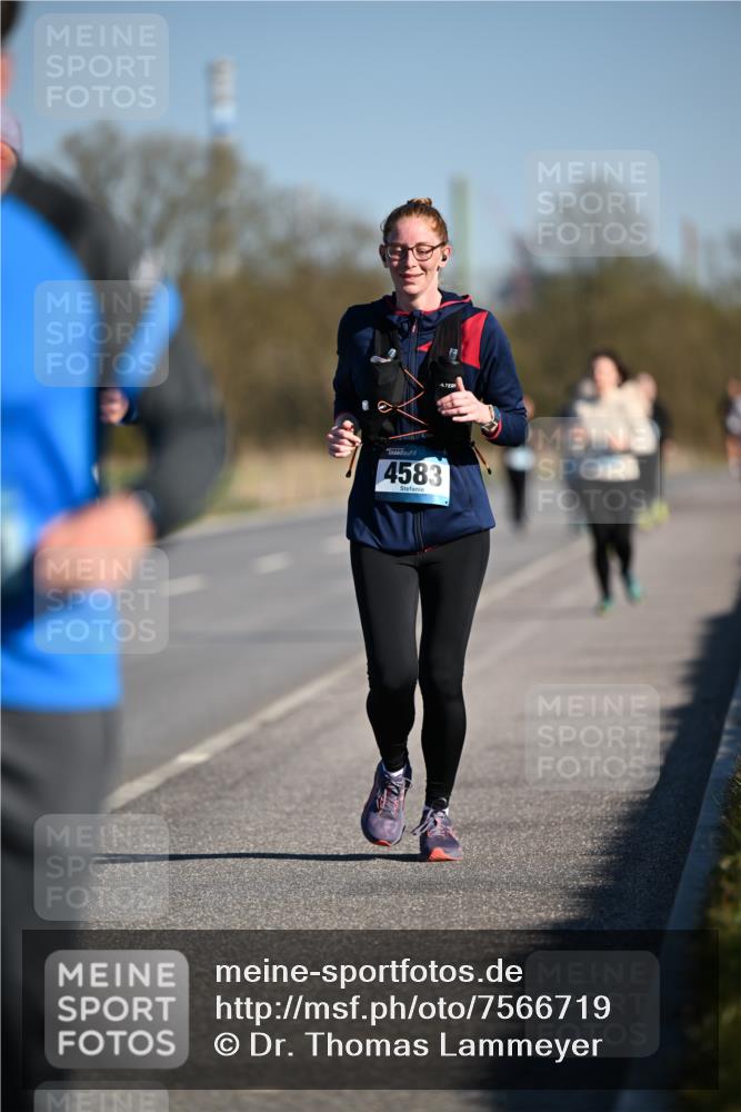 06.04.2025 - 44. Internationalen Wilhelmsburger Insellauf Dr. Thomas Lammeyer http://msf.ph/oto/7566719 06.04.2025 09:42:44 Laufen 4583 meine-sportfotos.de