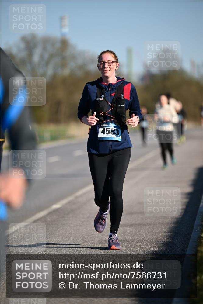 06.04.2025 - 44. Internationalen Wilhelmsburger Insellauf Dr. Thomas Lammeyer http://msf.ph/oto/7566731 06.04.2025 09:42:44 Laufen 4583 meine-sportfotos.de