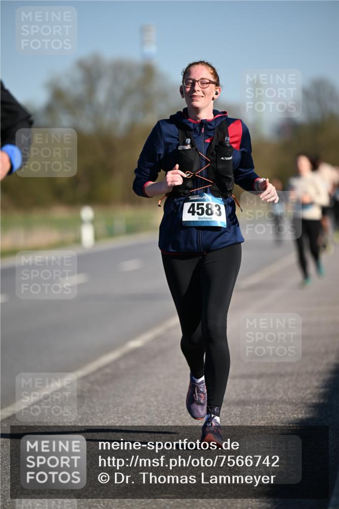 06.04.2025 - 44. Internationalen Wilhelmsburger Insellauf Dr. Thomas Lammeyer http://msf.ph/oto/7566742 06.04.2025 09:42:45 Laufen 4583 meine-sportfotos.de