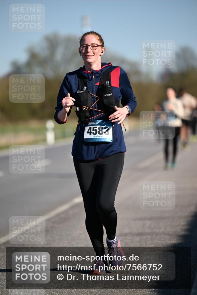 06.04.2025 - 44. Internationalen Wilhelmsburger Insellauf Dr. Thomas Lammeyer http://msf.ph/oto/7566752 06.04.2025 09:42:45 Laufen 4583 meine-sportfotos.de