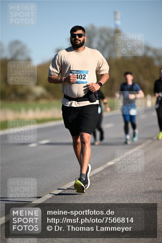 06.04.2025 - 44. Internationalen Wilhelmsburger Insellauf Dr. Thomas Lammeyer http://msf.ph/oto/7566814 06.04.2025 09:43:00 Laufen 402 meine-sportfotos.de