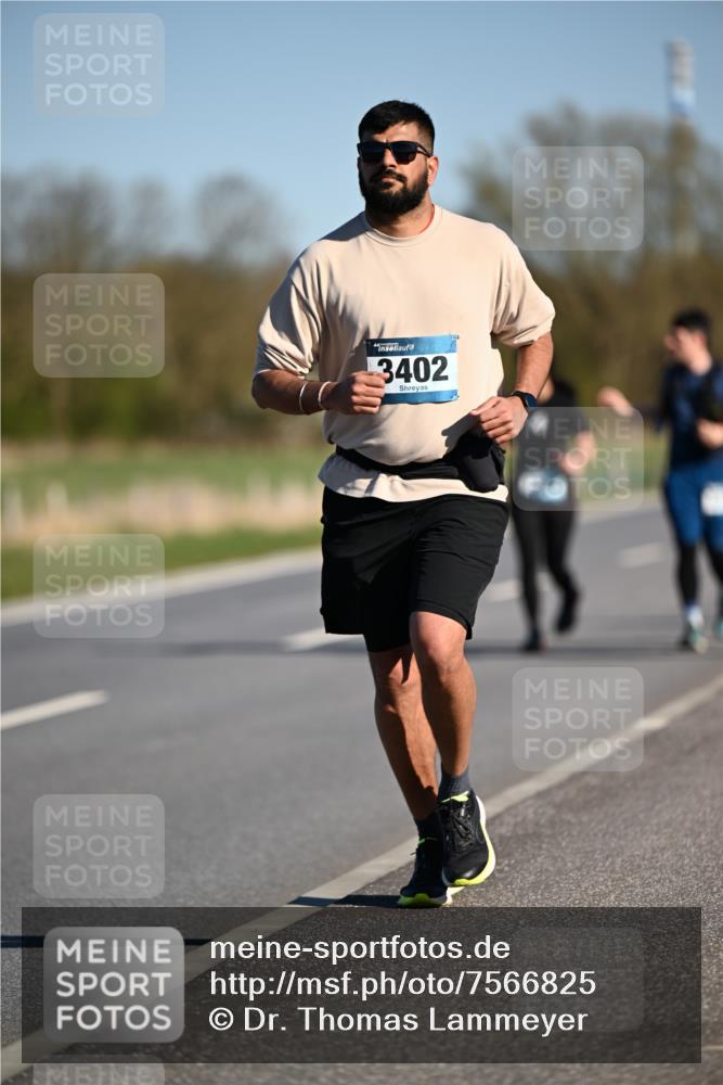 06.04.2025 - 44. Internationalen Wilhelmsburger Insellauf Dr. Thomas Lammeyer http://msf.ph/oto/7566825 06.04.2025 09:43:01 Laufen 3402 meine-sportfotos.de