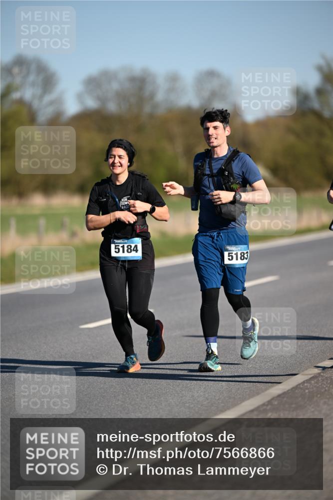 06.04.2025 - 44. Internationalen Wilhelmsburger Insellauf Dr. Thomas Lammeyer http://msf.ph/oto/7566866 06.04.2025 09:43:06 Laufen 5184, 5183 meine-sportfotos.de