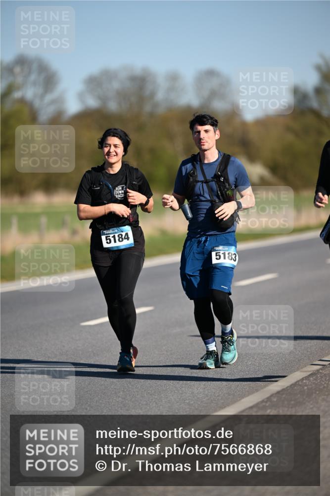 06.04.2025 - 44. Internationalen Wilhelmsburger Insellauf Dr. Thomas Lammeyer http://msf.ph/oto/7566868 06.04.2025 09:43:06 Laufen 5184, 5183 meine-sportfotos.de