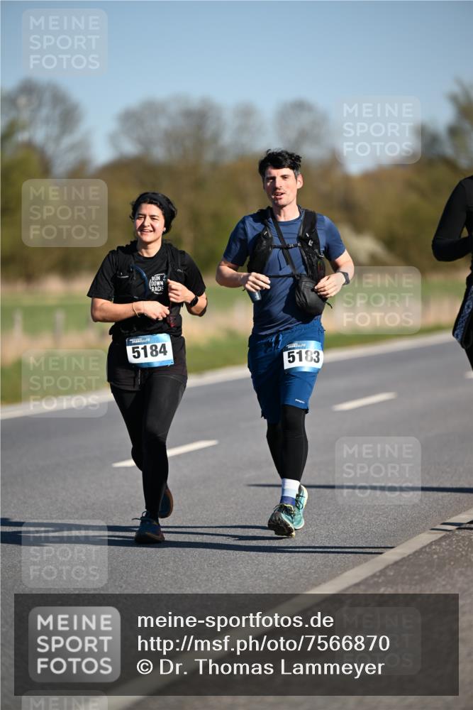 06.04.2025 - 44. Internationalen Wilhelmsburger Insellauf Dr. Thomas Lammeyer http://msf.ph/oto/7566870 06.04.2025 09:43:06 Laufen 5184, 5183 meine-sportfotos.de