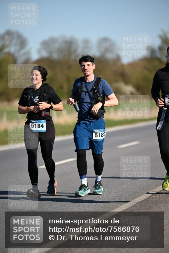 06.04.2025 - 44. Internationalen Wilhelmsburger Insellauf Dr. Thomas Lammeyer http://msf.ph/oto/7566876 06.04.2025 09:43:06 Laufen 5184, 5183 meine-sportfotos.de