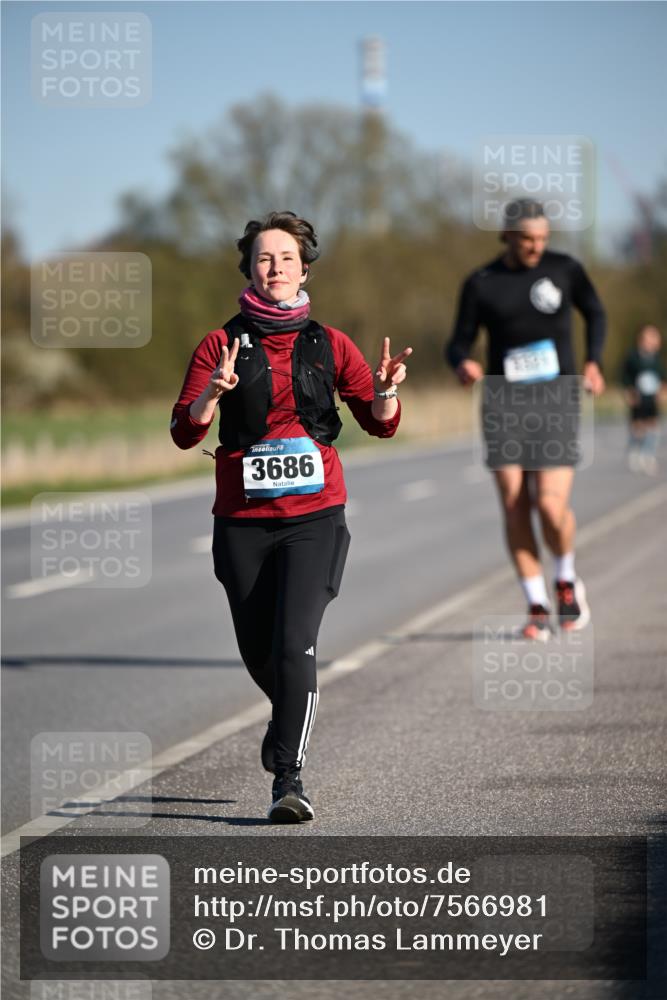 06.04.2025 - 44. Internationalen Wilhelmsburger Insellauf Dr. Thomas Lammeyer http://msf.ph/oto/7566981 06.04.2025 09:43:25 Laufen 3686 meine-sportfotos.de