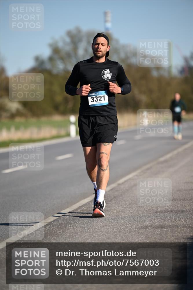 06.04.2025 - 44. Internationalen Wilhelmsburger Insellauf Dr. Thomas Lammeyer http://msf.ph/oto/7567003 06.04.2025 09:43:27 Laufen 3321 meine-sportfotos.de