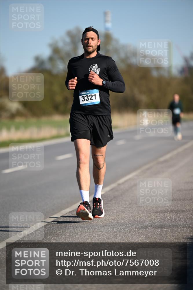 06.04.2025 - 44. Internationalen Wilhelmsburger Insellauf Dr. Thomas Lammeyer http://msf.ph/oto/7567008 06.04.2025 09:43:28 Laufen 3321 meine-sportfotos.de