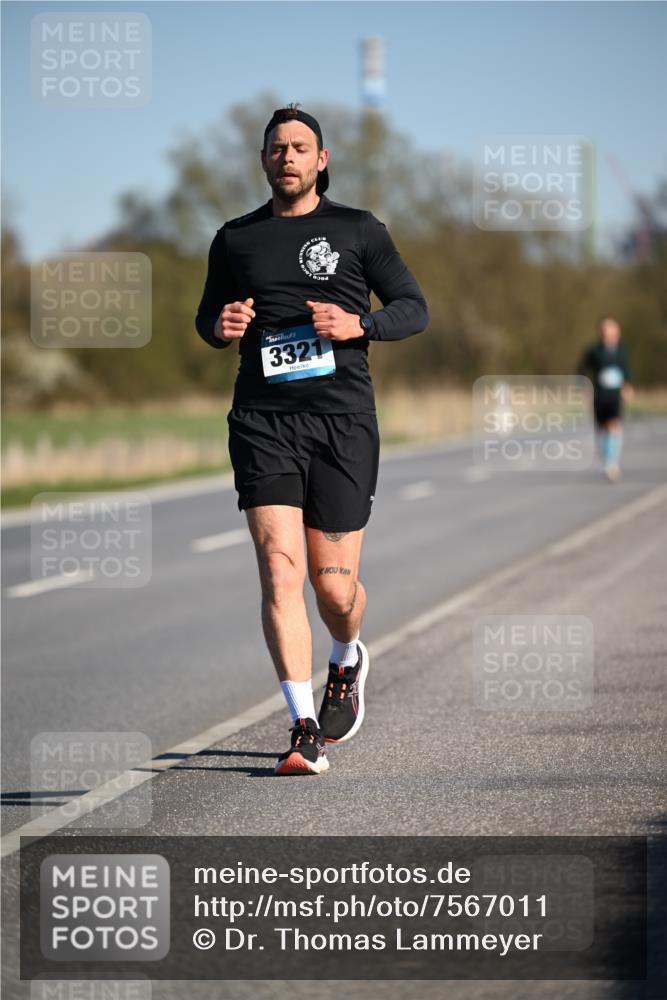 06.04.2025 - 44. Internationalen Wilhelmsburger Insellauf Dr. Thomas Lammeyer http://msf.ph/oto/7567011 06.04.2025 09:43:28 Laufen 3321 meine-sportfotos.de