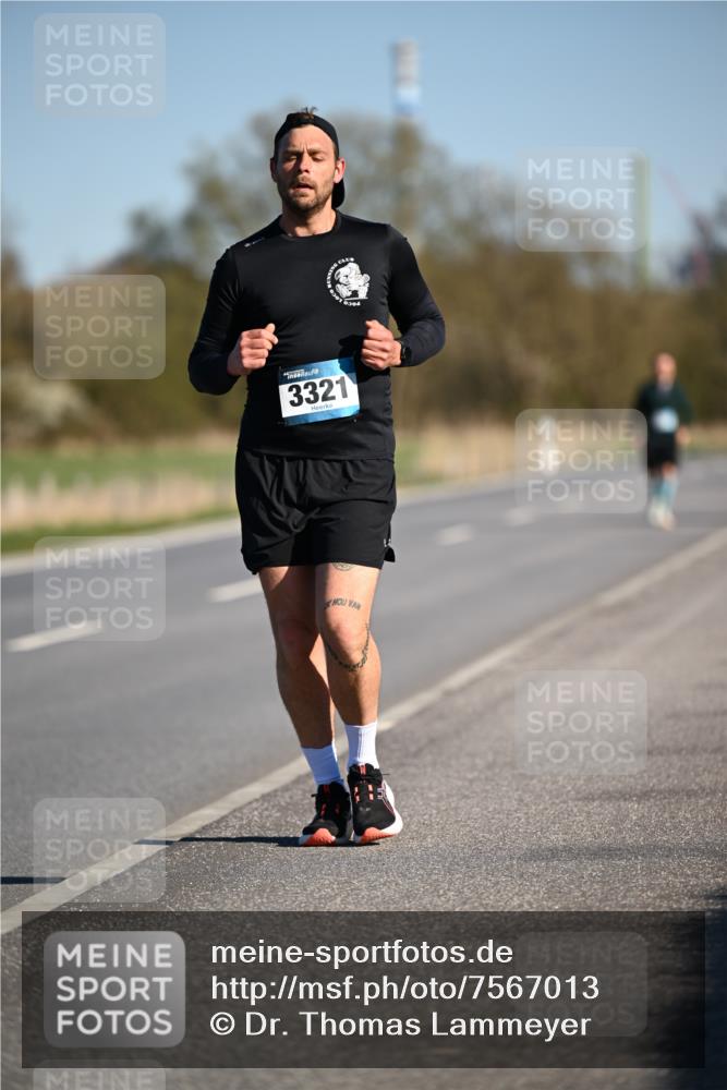06.04.2025 - 44. Internationalen Wilhelmsburger Insellauf Dr. Thomas Lammeyer http://msf.ph/oto/7567013 06.04.2025 09:43:28 Laufen 3321 meine-sportfotos.de