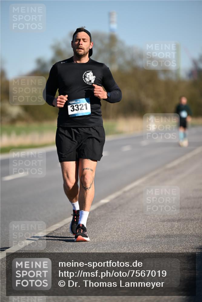 06.04.2025 - 44. Internationalen Wilhelmsburger Insellauf Dr. Thomas Lammeyer http://msf.ph/oto/7567019 06.04.2025 09:43:28 Laufen 3321 meine-sportfotos.de