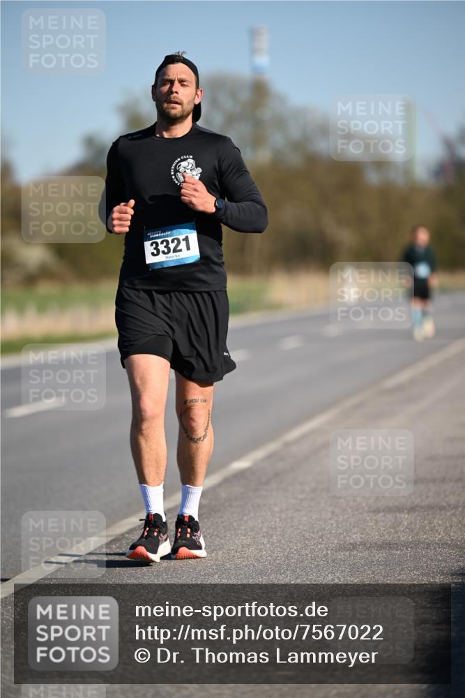 06.04.2025 - 44. Internationalen Wilhelmsburger Insellauf Dr. Thomas Lammeyer http://msf.ph/oto/7567022 06.04.2025 09:43:28 Laufen 3321 meine-sportfotos.de
