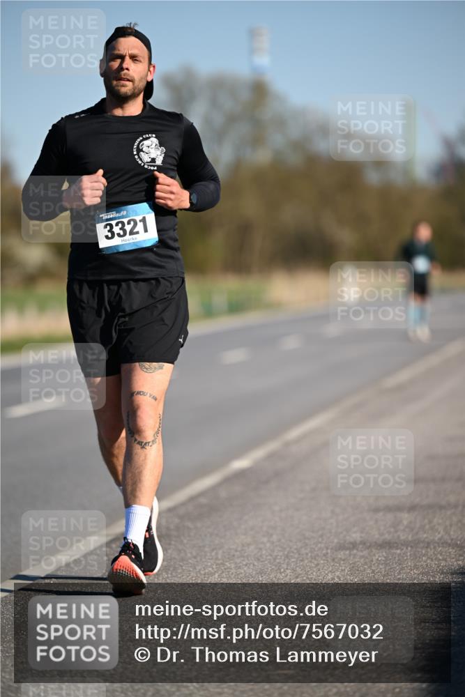 06.04.2025 - 44. Internationalen Wilhelmsburger Insellauf Dr. Thomas Lammeyer http://msf.ph/oto/7567032 06.04.2025 09:43:29 Laufen 3321 meine-sportfotos.de