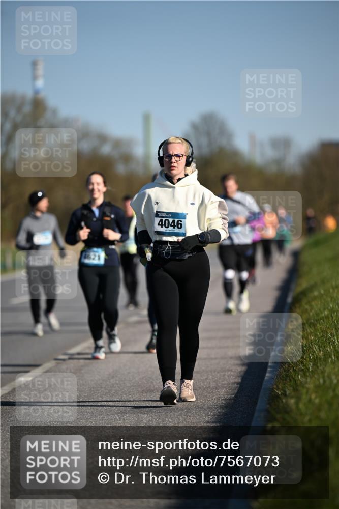 06.04.2025 - 44. Internationalen Wilhelmsburger Insellauf Dr. Thomas Lammeyer http://msf.ph/oto/7567073 06.04.2025 09:43:45 Laufen 4046 meine-sportfotos.de
