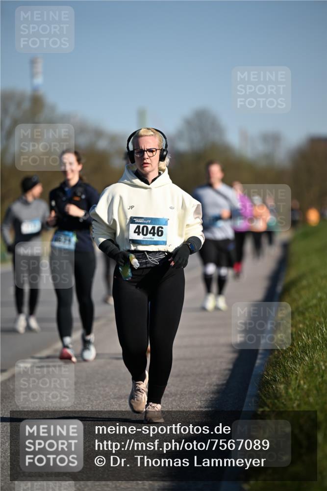 06.04.2025 - 44. Internationalen Wilhelmsburger Insellauf Dr. Thomas Lammeyer http://msf.ph/oto/7567089 06.04.2025 09:43:46 Laufen 4046 meine-sportfotos.de