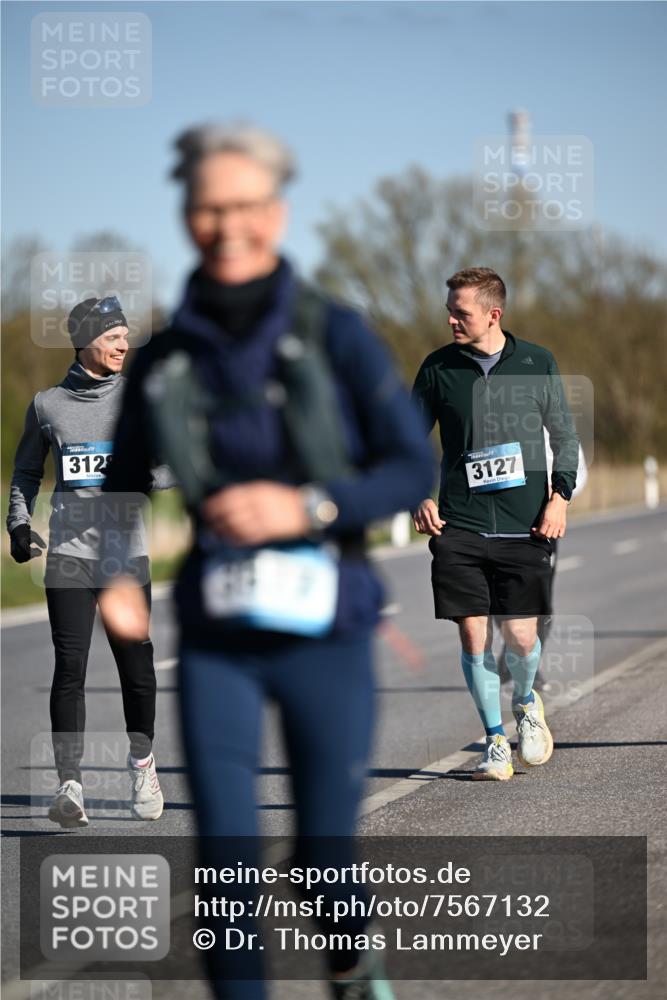 06.04.2025 - 44. Internationalen Wilhelmsburger Insellauf Dr. Thomas Lammeyer http://msf.ph/oto/7567132 06.04.2025 09:43:52 Laufen 312, 3127 meine-sportfotos.de