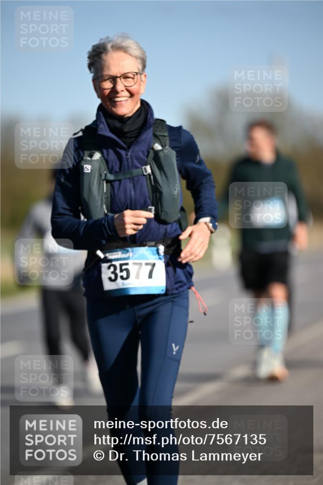 06.04.2025 - 44. Internationalen Wilhelmsburger Insellauf Dr. Thomas Lammeyer http://msf.ph/oto/7567135 06.04.2025 09:43:52 Laufen 3577 meine-sportfotos.de