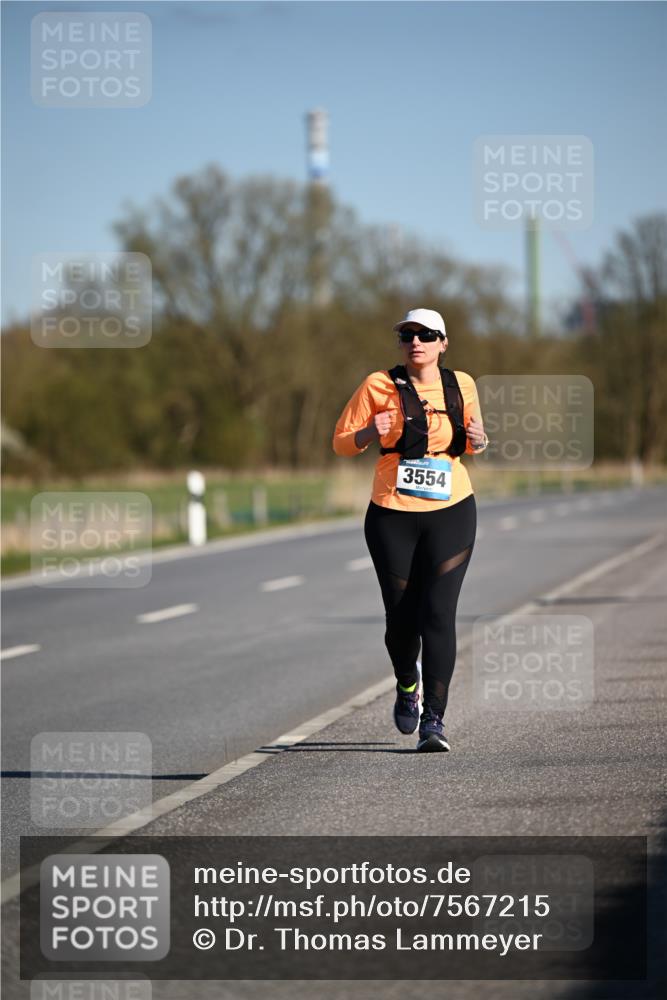 06.04.2025 - 44. Internationalen Wilhelmsburger Insellauf Dr. Thomas Lammeyer http://msf.ph/oto/7567215 06.04.2025 09:44:07 Laufen 3554 meine-sportfotos.de