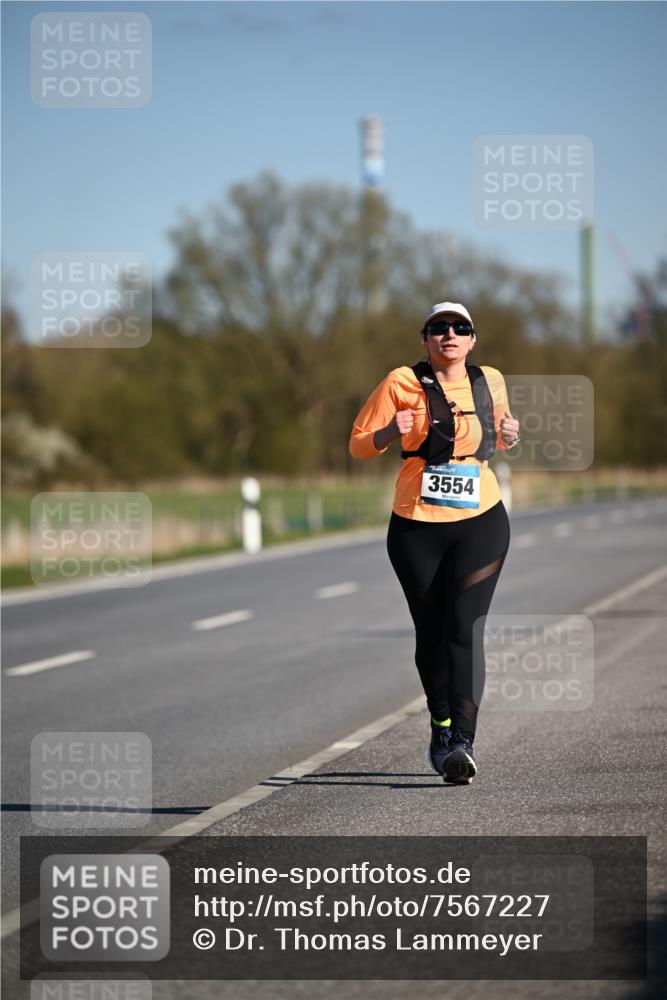 06.04.2025 - 44. Internationalen Wilhelmsburger Insellauf Dr. Thomas Lammeyer http://msf.ph/oto/7567227 06.04.2025 09:44:07 Laufen 3554 meine-sportfotos.de