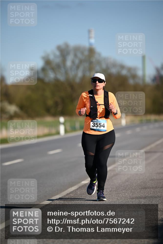 06.04.2025 - 44. Internationalen Wilhelmsburger Insellauf Dr. Thomas Lammeyer http://msf.ph/oto/7567242 06.04.2025 09:44:08 Laufen 3554 meine-sportfotos.de